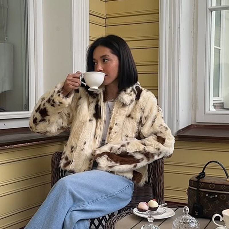 Cappotto in Pelliccia Sintetic - Streetwear Brand Jacket recensione e prezzo